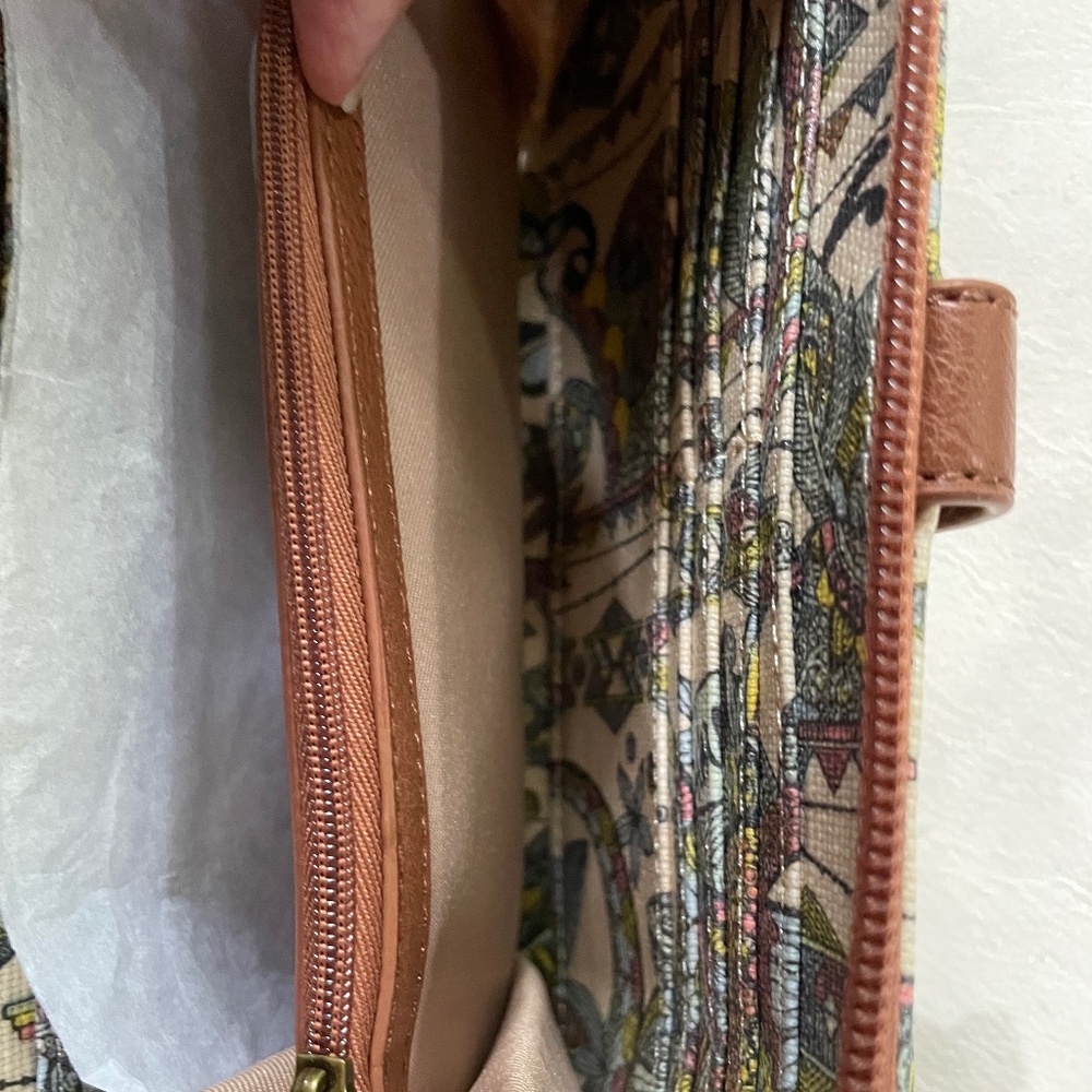 SakRoots Artist Circle Wallet Clutch NWT - Picture 4 of 7